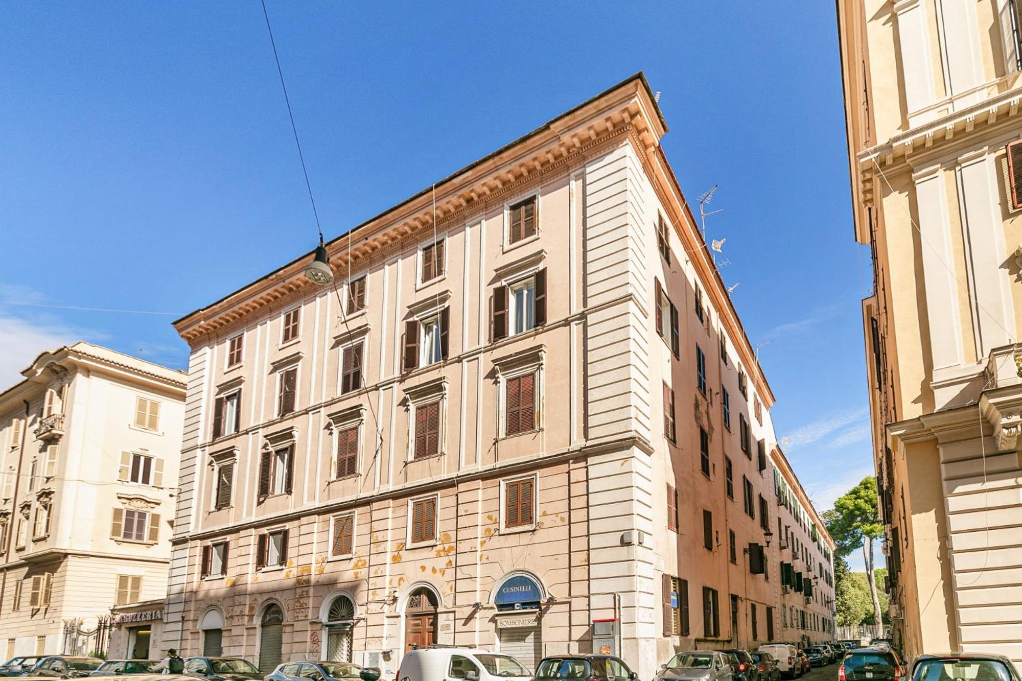 Zara * Roma